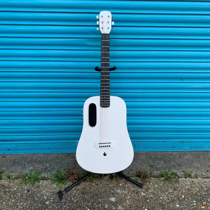 Blue Lava Original – Smart Guitar – Frost White and Walnut