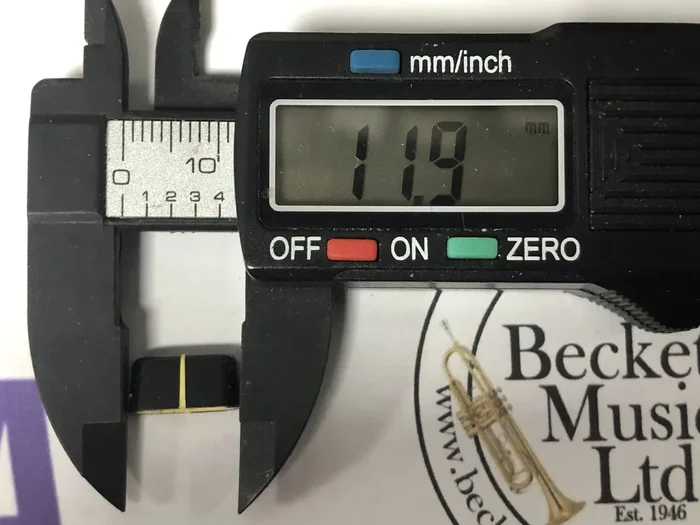 Clavinova switch knob – yellow