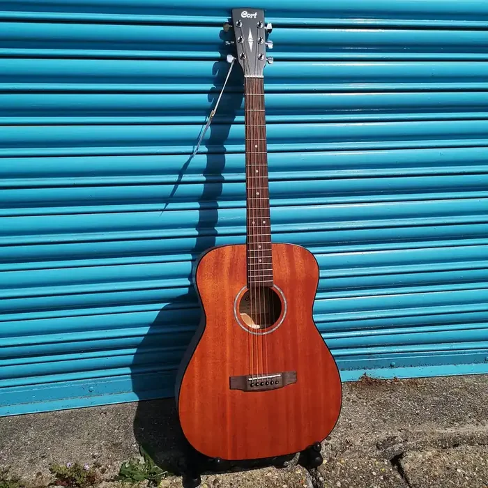 Cort AD Mini Mahogany Acoustic Guitar (incl. Gig Bag)