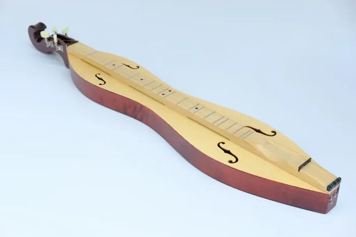 Hora 4 String Mountain Dulcimer with bag