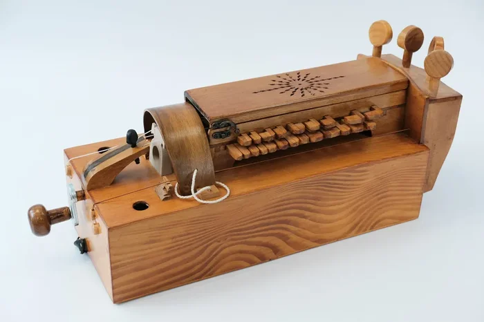 Mihály Vrábel – Renaissance Style 4 String Symphony with Trompette