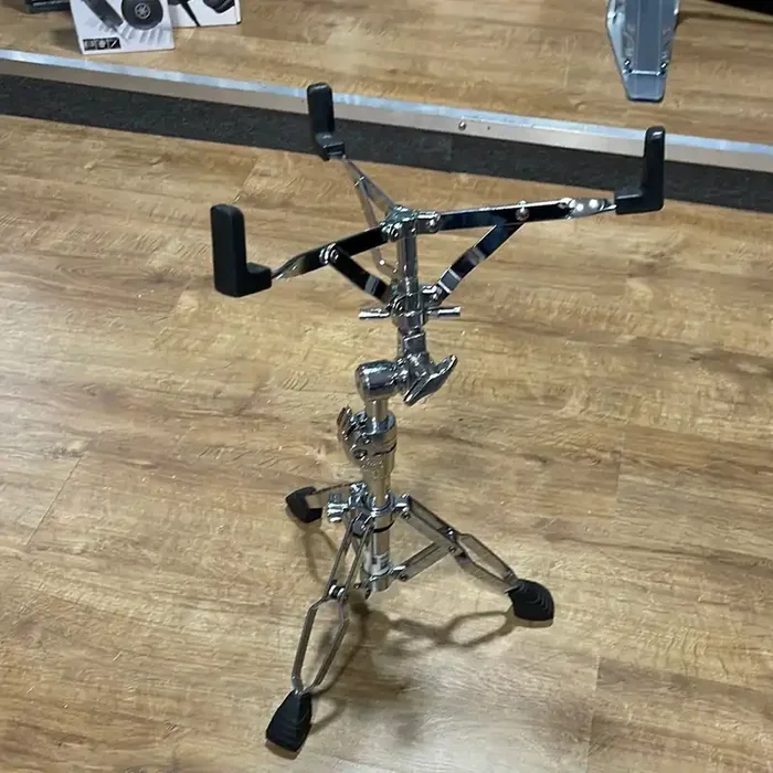 Pearl S-900 Gearless Tilt Snare Drum Stand 932