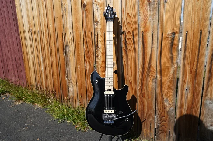 Peavey HP2 Black NOS 6-String Electric Guitar