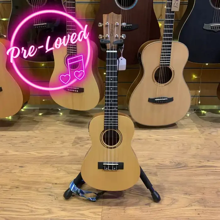 (Pre-Loved) Tanglewood TwT9 E Electro Concert Ukulele with Case and Strap
