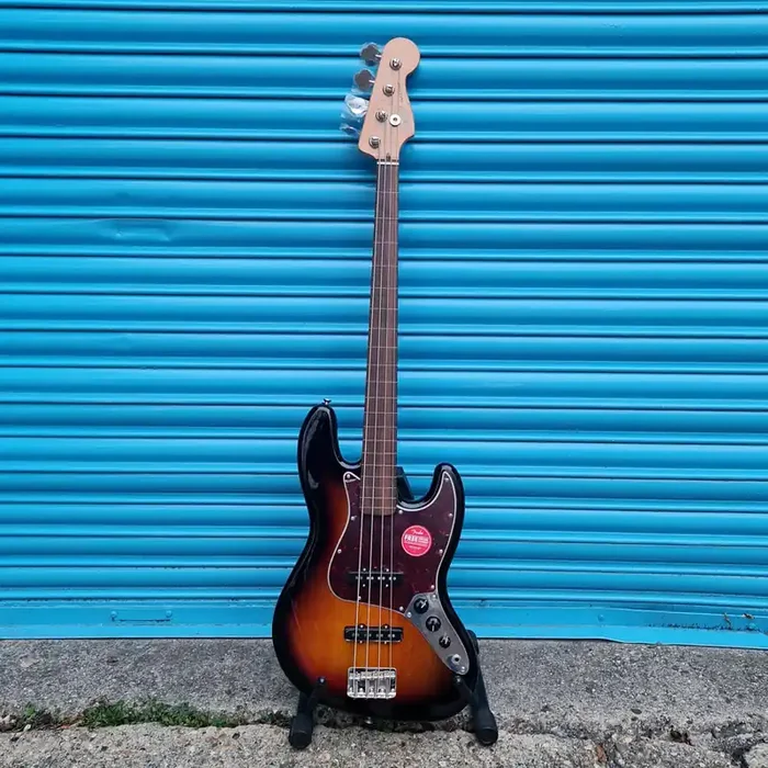 Squier Classic Vibe ‘60s Fretless Jazz Bass