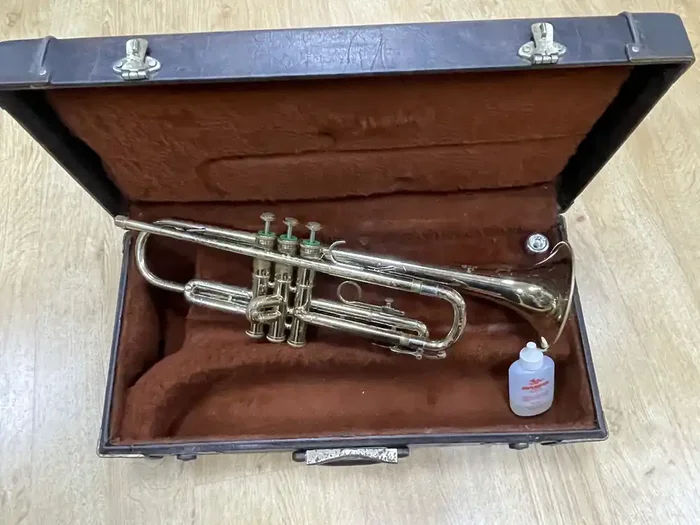 USED Olds Ambassador Bb trumpet outfit
