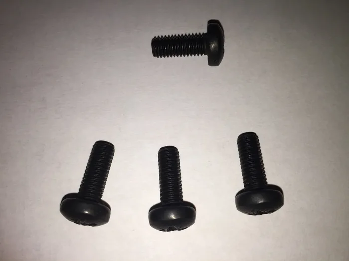 WF10720R – Set of 4 Machine Screws Clavinova stand