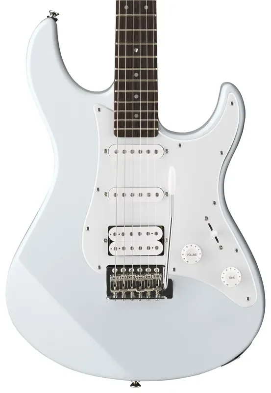 Yamaha Pacifica 012 – White