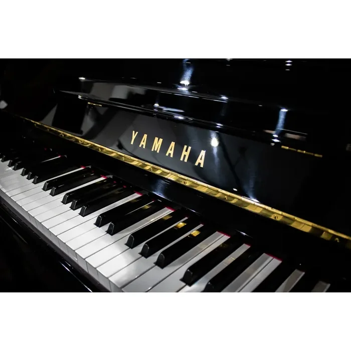 Yamaha U10A Certified Reconditioned Upright Piano Polished Black – 5236055